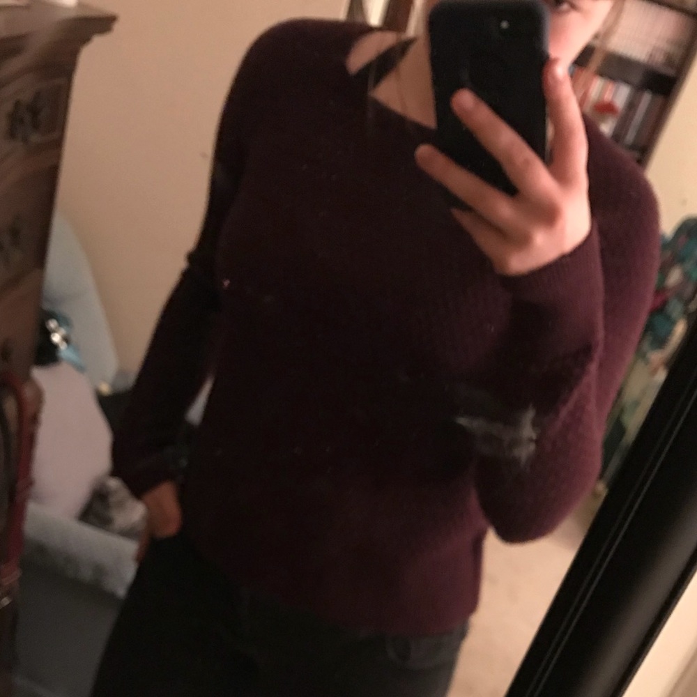 Burgundy knitted sweater